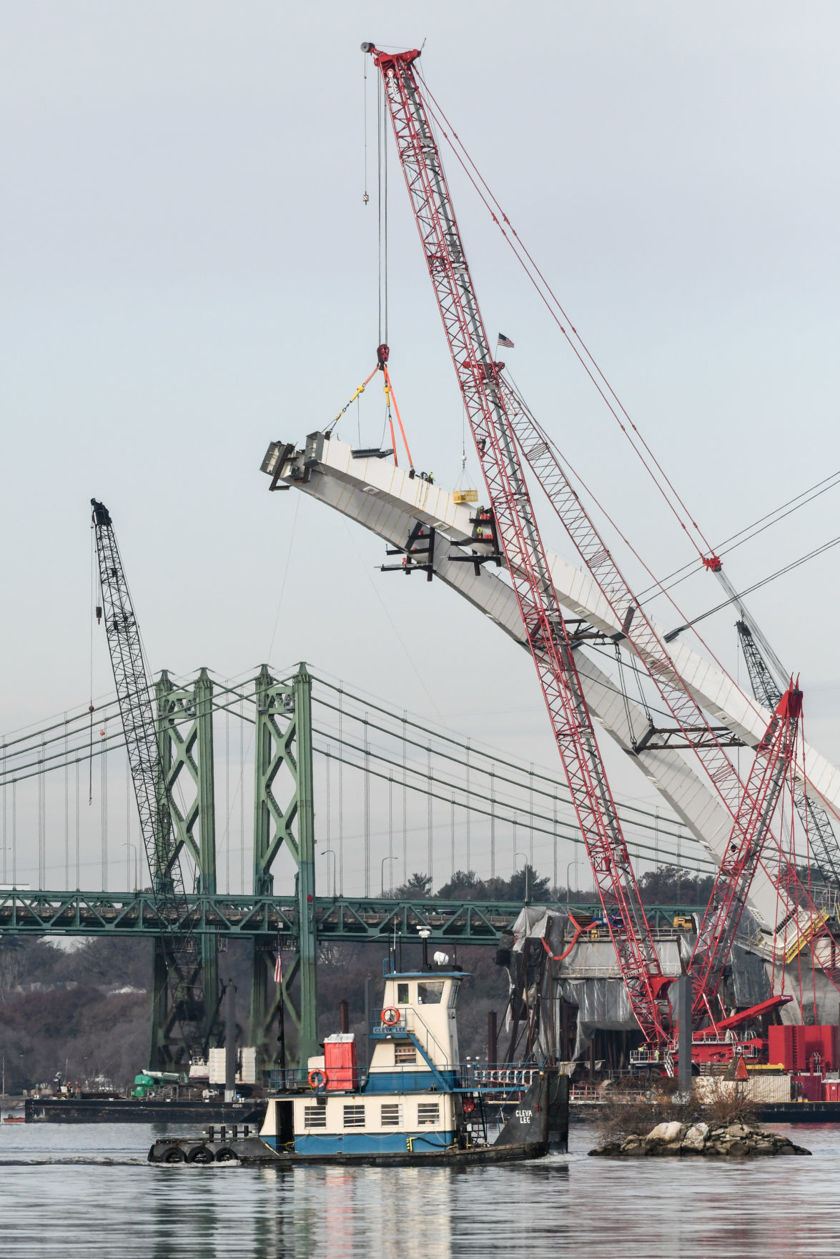 111519-mda-nws-bridgeconst-228.jpg